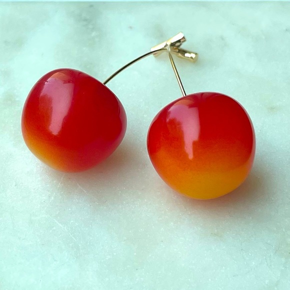 🍒 Urban Outfitters Cherry Season Dangle Earrings - Picture 4 of 8